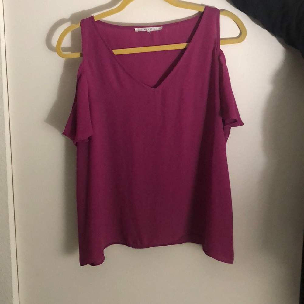 Violet &Claire Fuchsia V-Neck Cold Shoulder Blouse